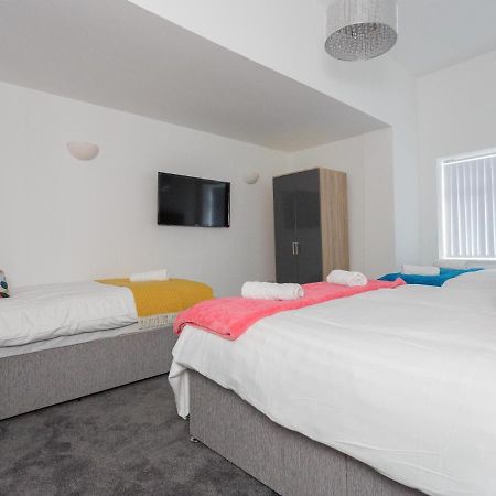 Live In Leeds Greenhill Bungalows Bagian luar foto