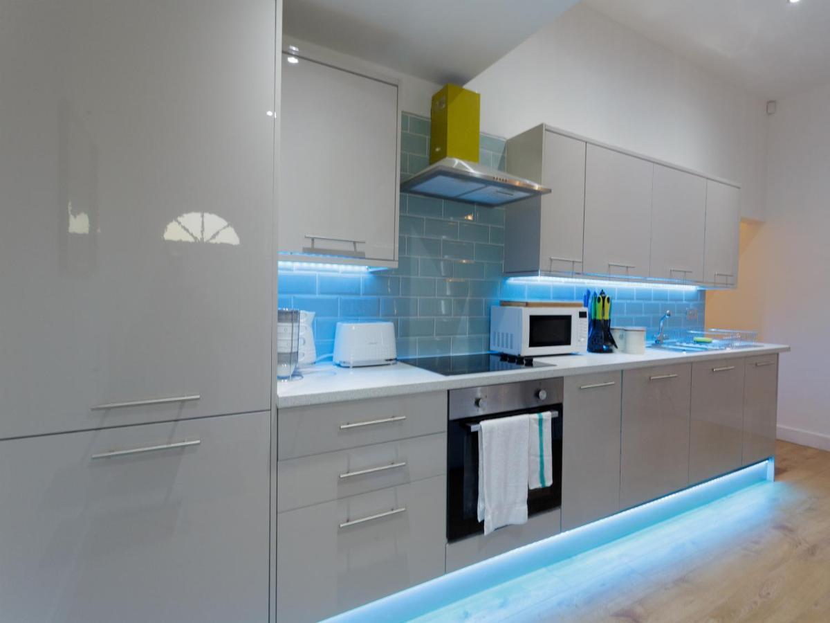 Live In Leeds Greenhill Bungalows Bagian luar foto