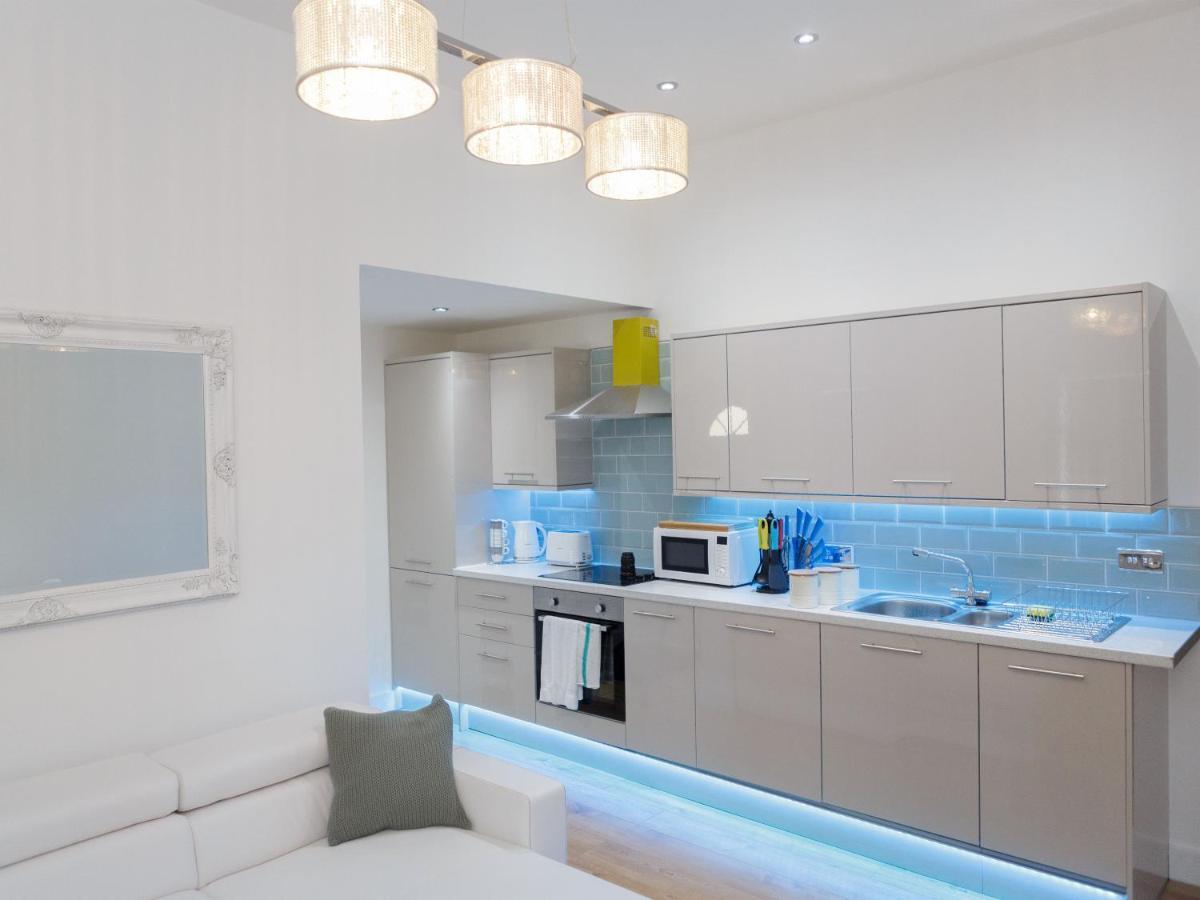 Live In Leeds Greenhill Bungalows Bagian luar foto