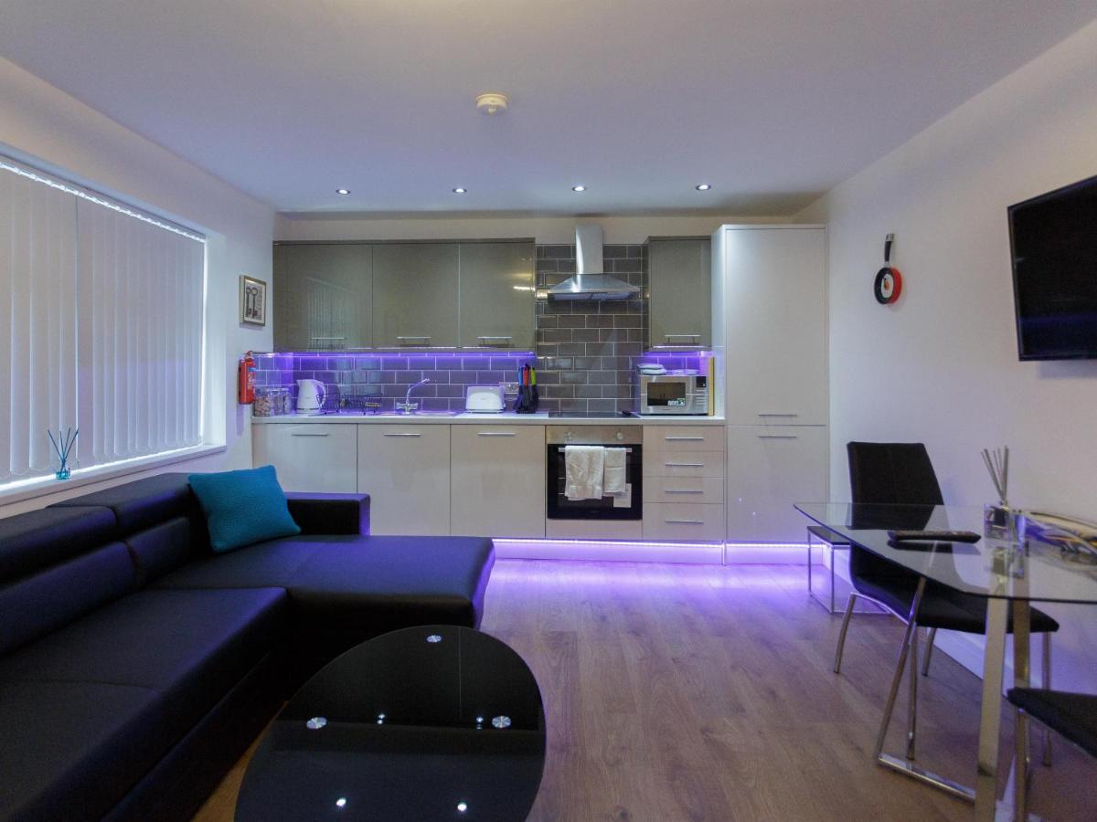 Live In Leeds Greenhill Bungalows Bagian luar foto