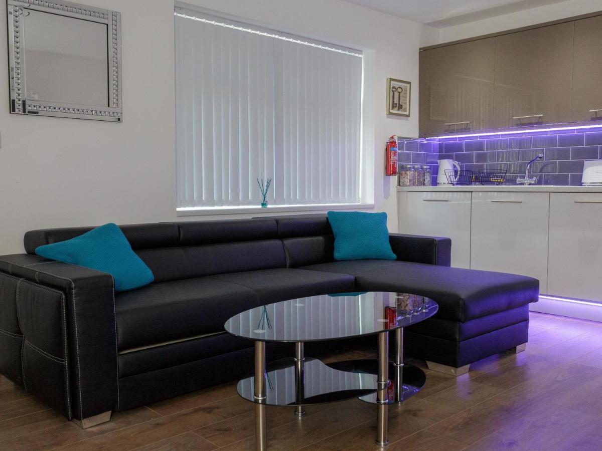 Live In Leeds Greenhill Bungalows Bagian luar foto
