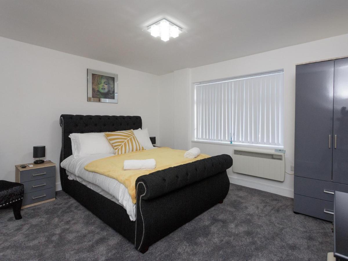 Live In Leeds Greenhill Bungalows Bagian luar foto