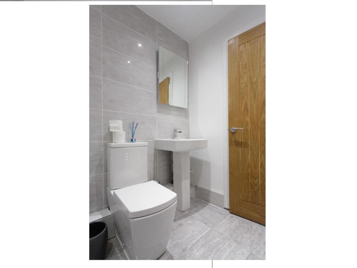 Live In Leeds Greenhill Bungalows Bagian luar foto