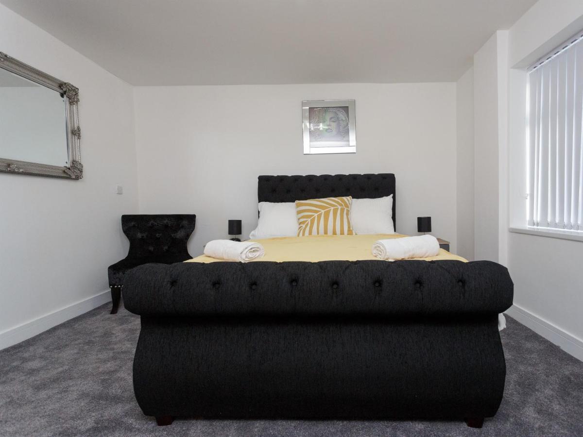 Live In Leeds Greenhill Bungalows Bagian luar foto