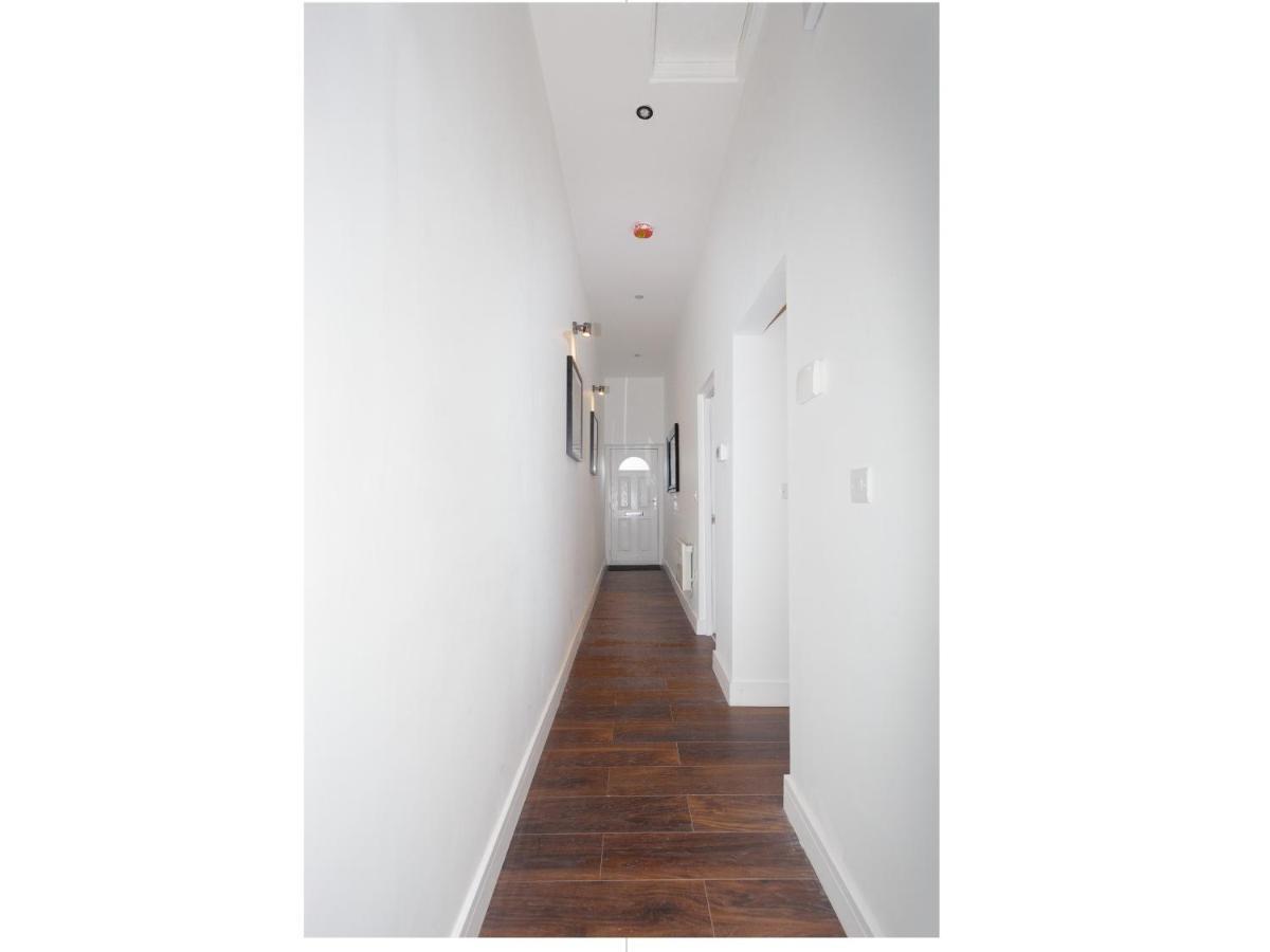 Live In Leeds Greenhill Bungalows Bagian luar foto