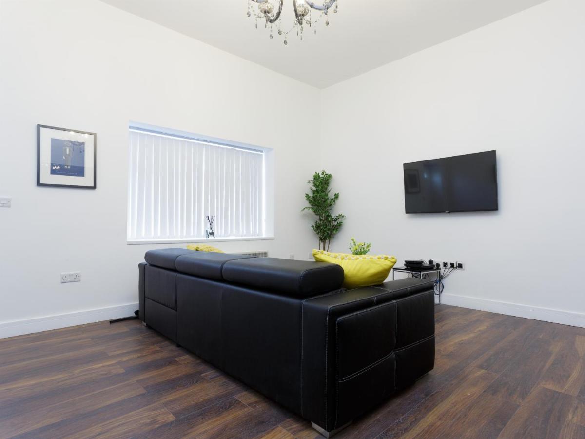 Live In Leeds Greenhill Bungalows Bagian luar foto