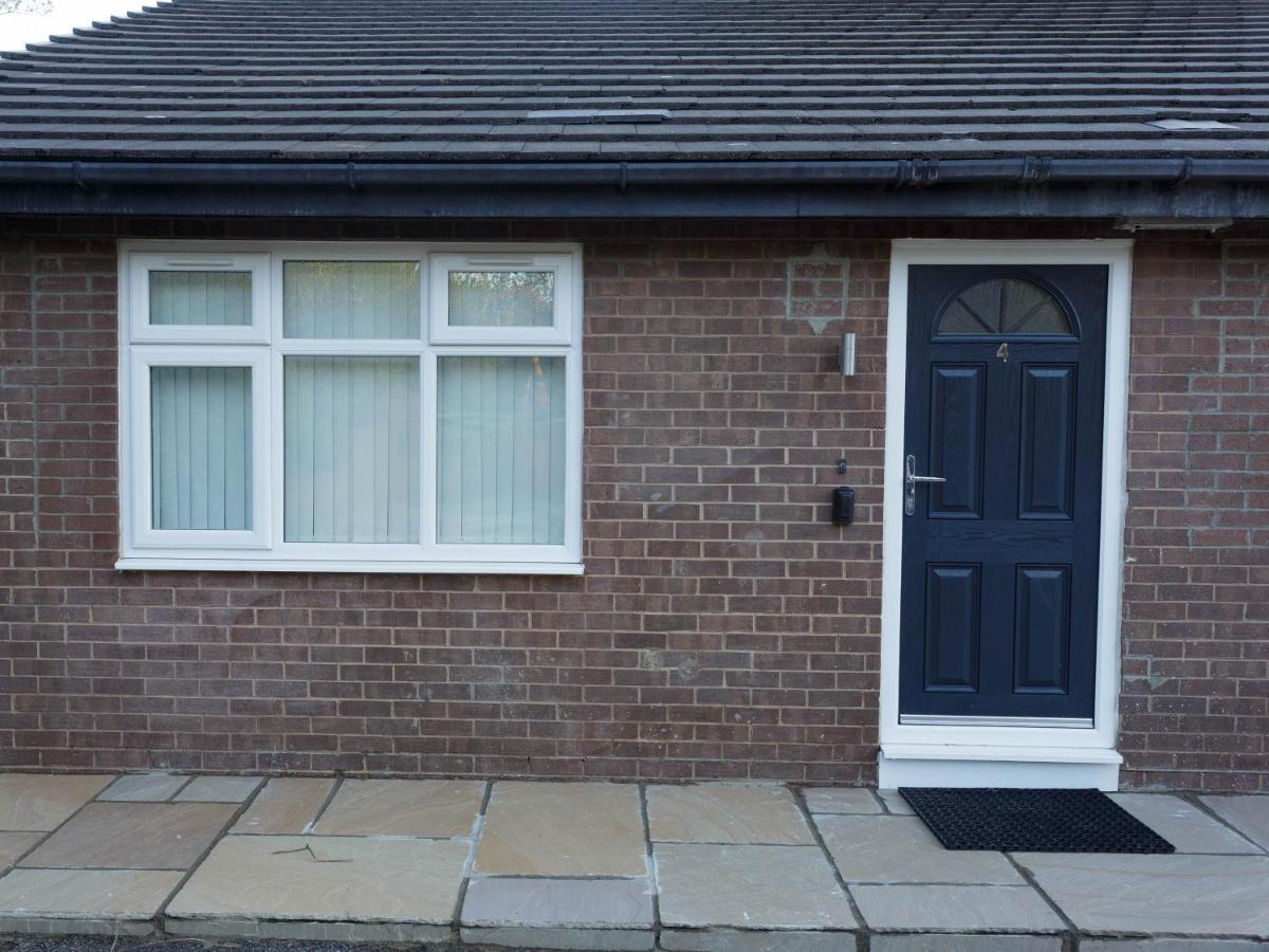 Live In Leeds Greenhill Bungalows Bagian luar foto