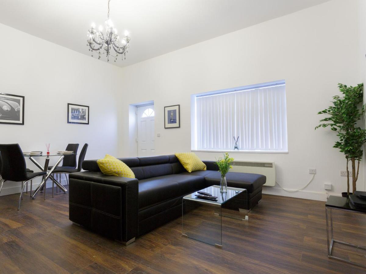 Live In Leeds Greenhill Bungalows Bagian luar foto