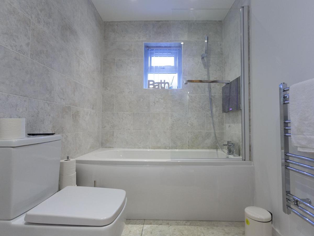 Live In Leeds Greenhill Bungalows Bagian luar foto