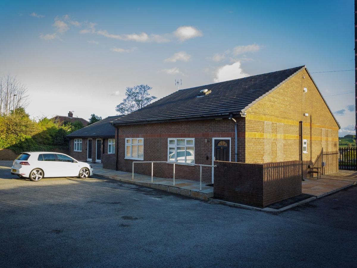 Live In Leeds Greenhill Bungalows Bagian luar foto