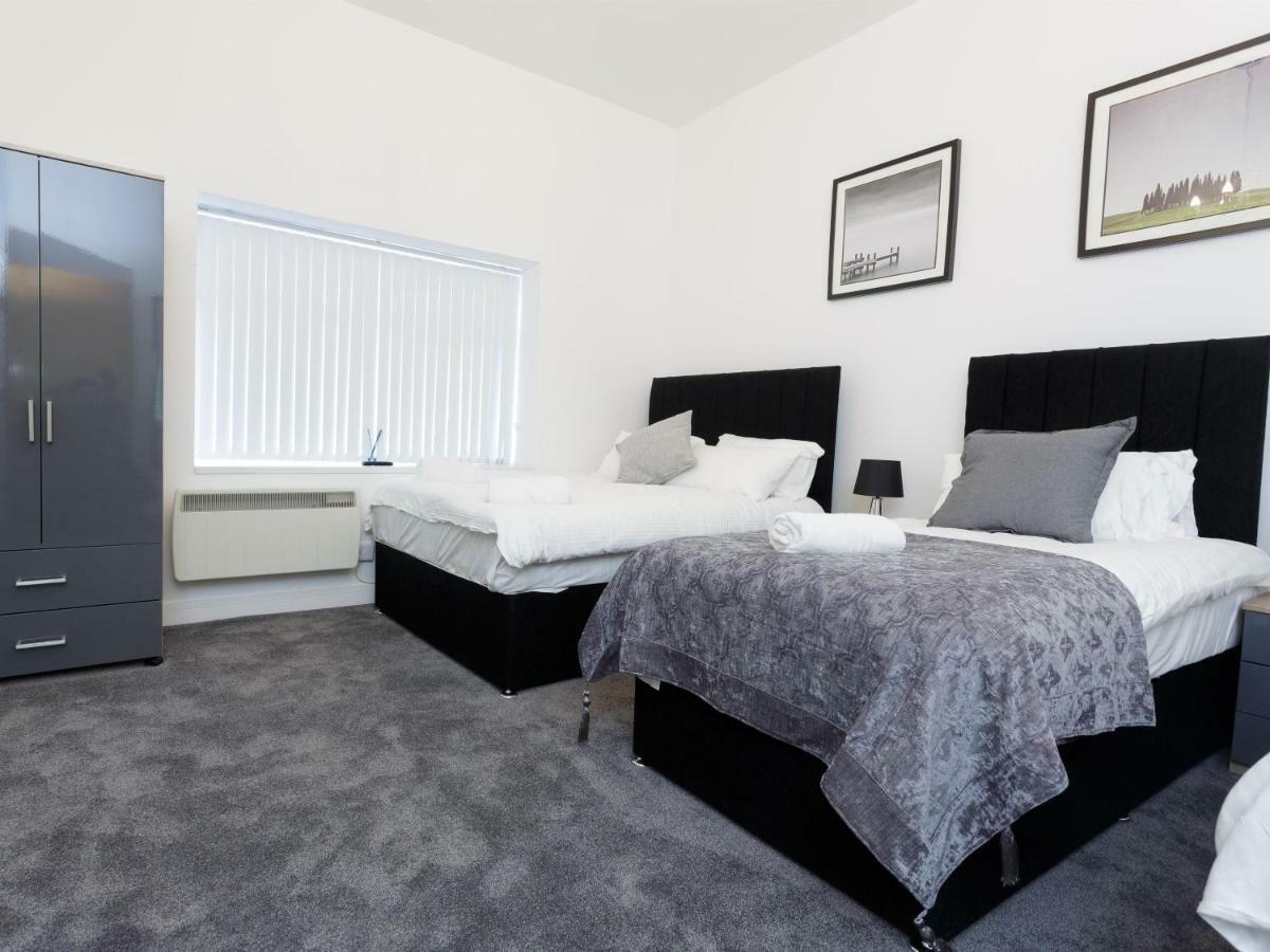 Live In Leeds Greenhill Bungalows Bagian luar foto