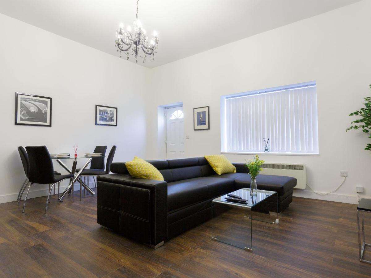 Live In Leeds Greenhill Bungalows Bagian luar foto